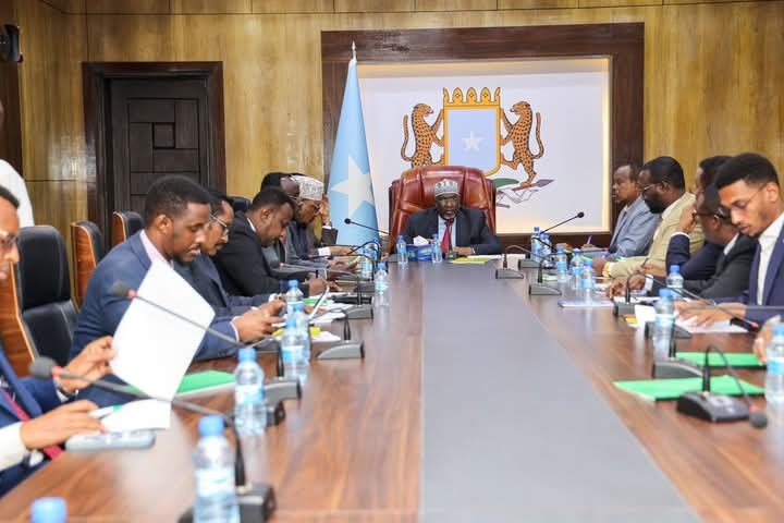 Speaker Chairs Standing Committee Meeting of the House of People