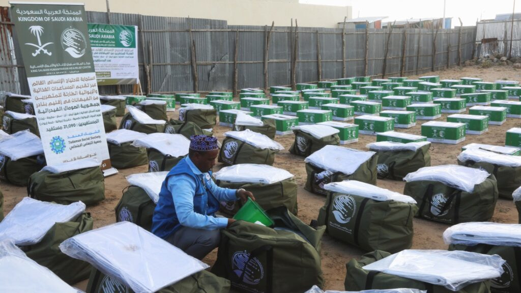 Emergency Aid Delivered to Families Affected by the Flash Floods in Mogadishu