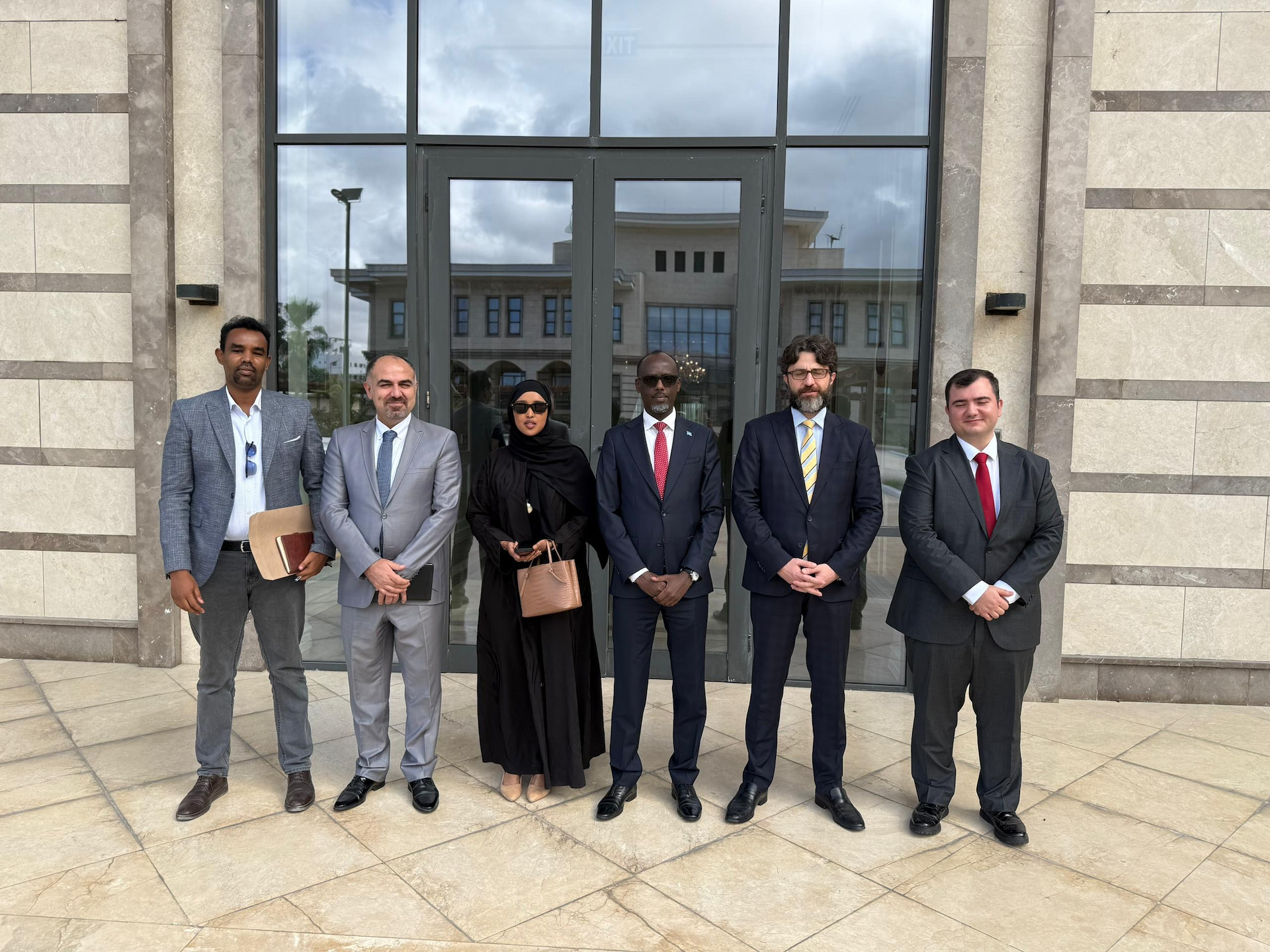 Minister of Commerce Meets with Turkish Ambassador to Strengthen Economic Cooperation