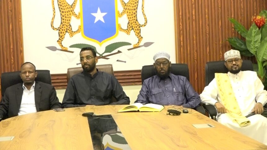 Somali Ministers Bid Farewell to First Batch of Hajj Pilgrims Departing for Saudi Arabia