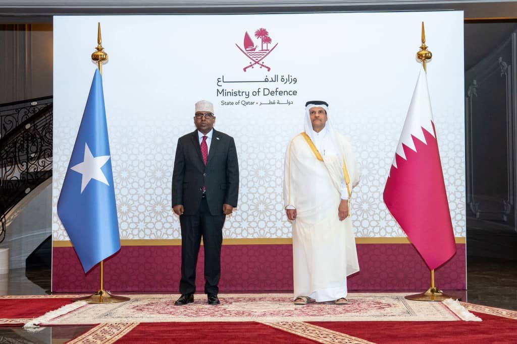 Defence Minister Meets Qatari Deputy PM to Strengthen Bilateral Military Cooperation