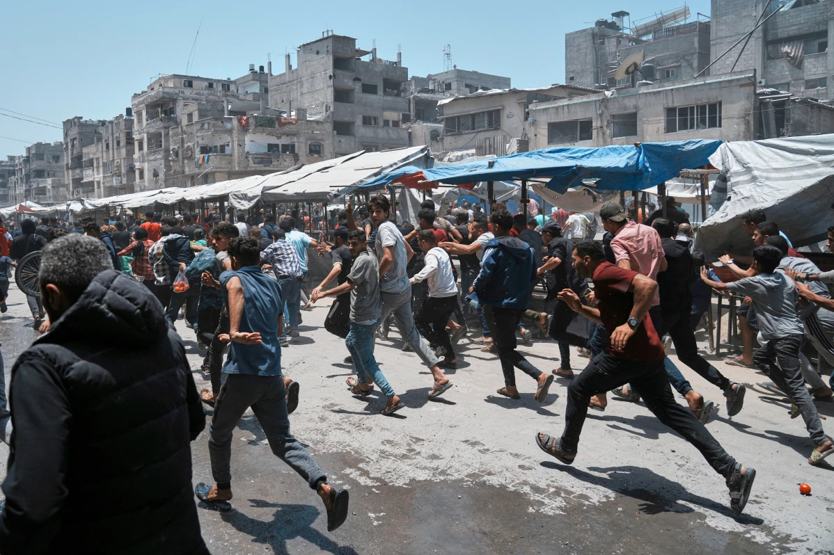 31 Palestinians are killed heading to a Gaza aid site, witnesses say. Israel denies responsibility