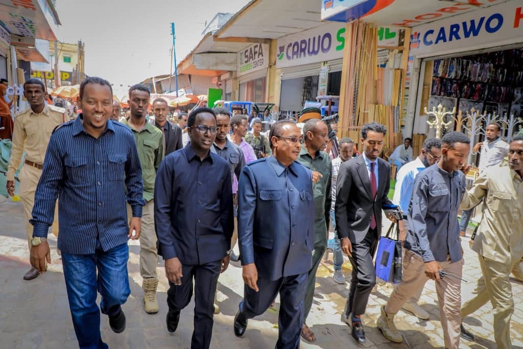 Mayor of Mogadishu Issues Strong Warning Against Land Grabbing in Bakara Market