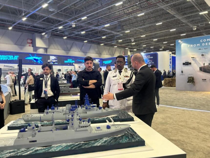 Somali Navy Commander Attends International Defense Expo in Istanbul, Discusses Naval Development with Turkish Defense Firm