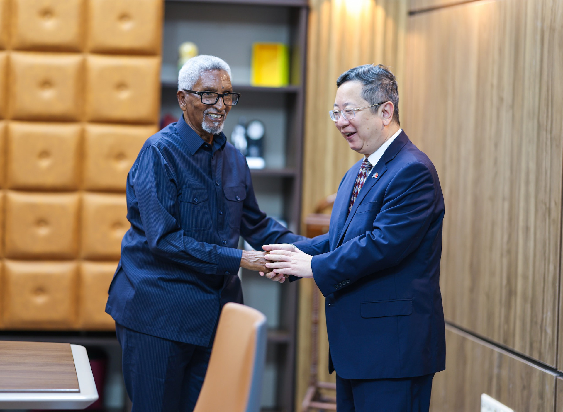 Senate Speaker Abdi Hashi Receives Congratulations from Chinese Ambassador on Somalia’s 65th Independence Anniversary