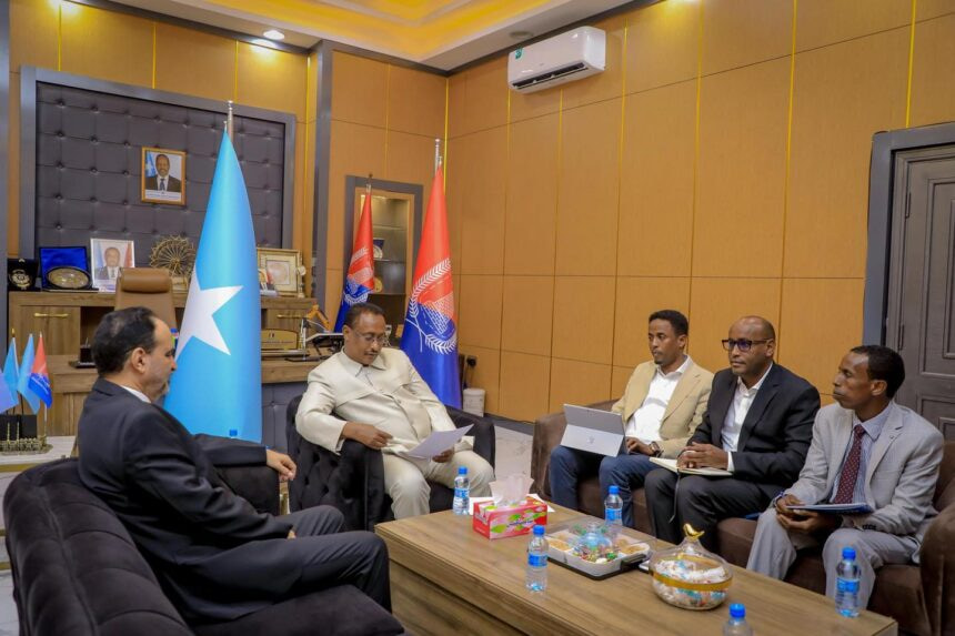 Mayor of Mogadishu receives Arab League Ambassador in Somalia