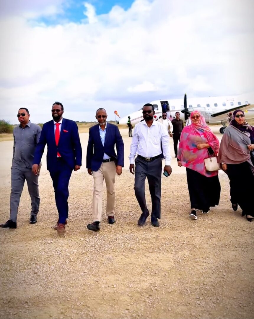 Minister of Education arrives in Jowhar with delegation