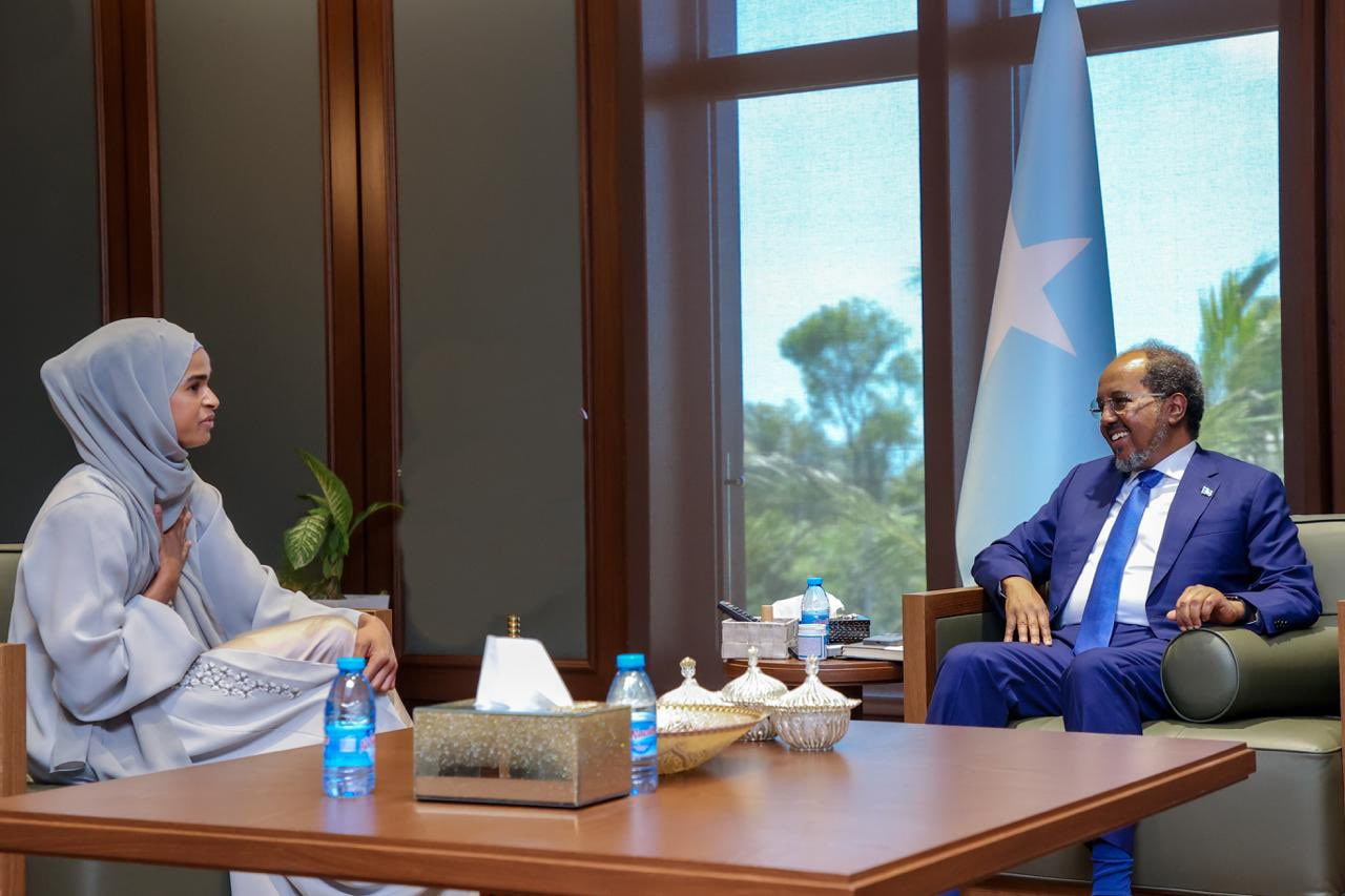 President Hassan Sheikh Receives Boxing Champion Ramla Ali at Villa Somalia