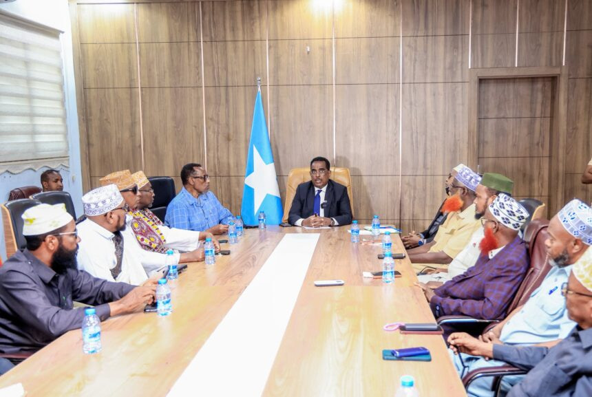 Minister Ali Hosh Urges Cultural Elders to Counter Misuse of Social Media