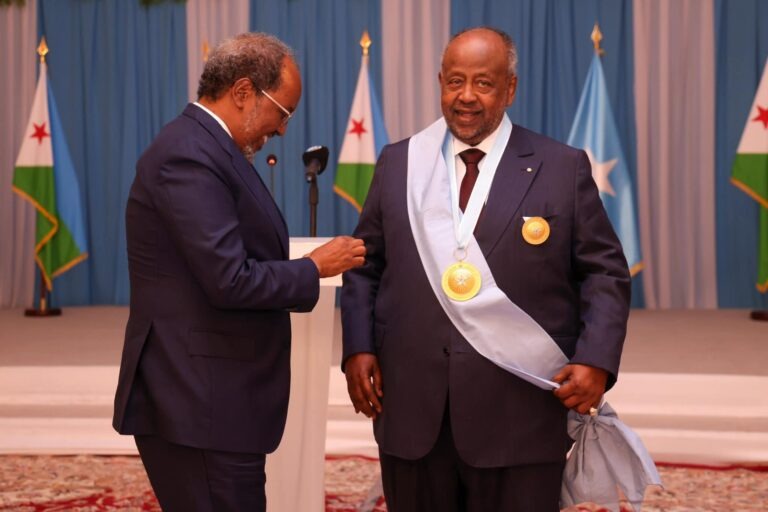 President Hassan Sheikh Mohamud Bestows Somalia's National Medal of Honor on Djibouti's President Ismail Omar Guelleh