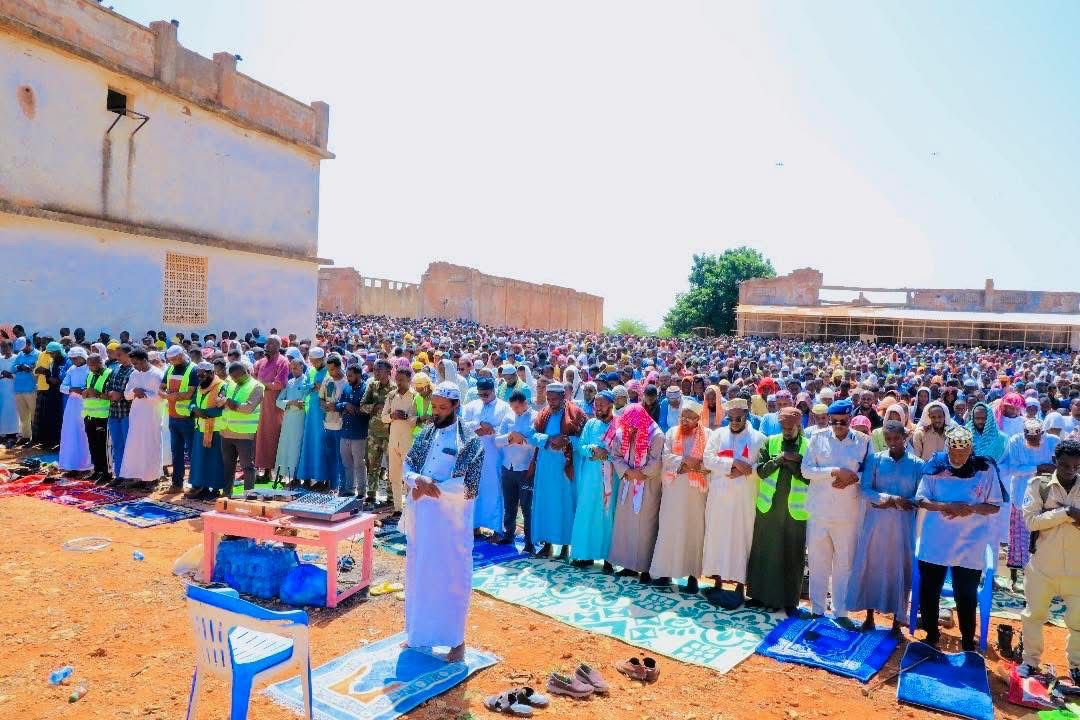 Hundreds of People in Baidoa Hold Prayers for Rain Amid Severe Drought