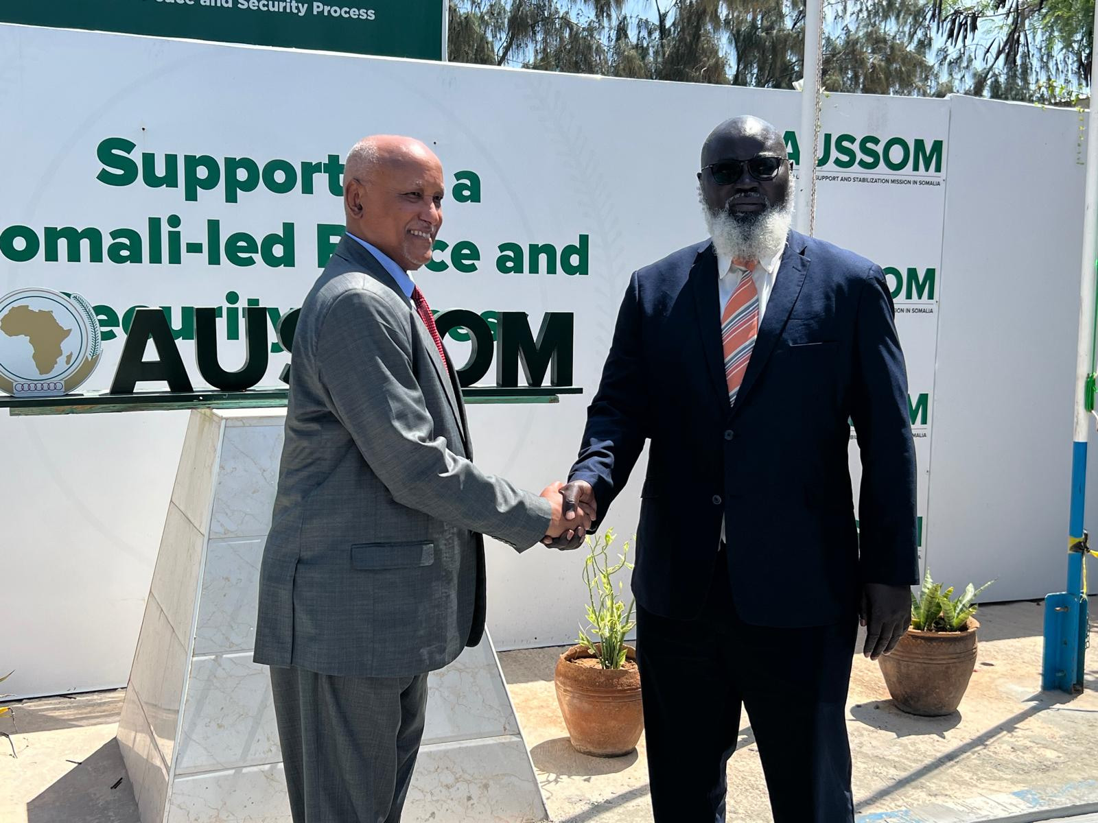 National Security Advisor, Head of AUSSOM Discuss Strengthening Security Cooperation