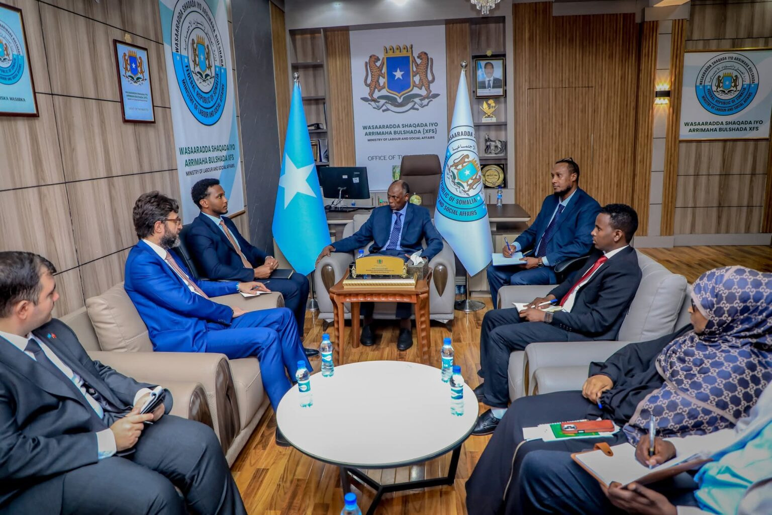 Minister of Labour receives Turkish Ambassador to Somalia