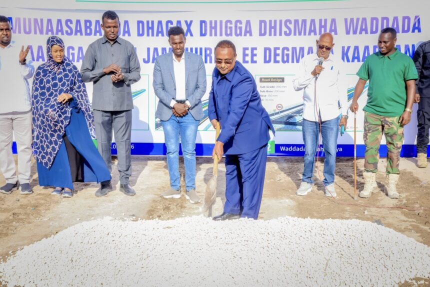 Banadir Governor Lays Foundation Stone for Jamhuuriya Road in Karaan District
