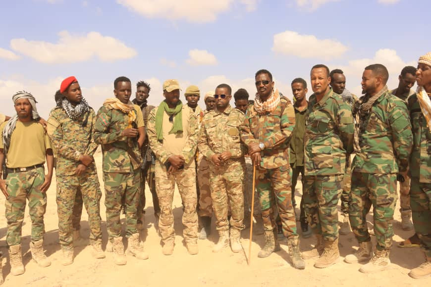 Middle Shabelle Governor Delivers Livestock to Government Forces in Wargaadhi
