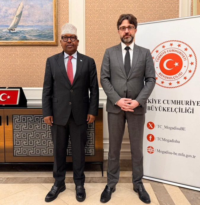 Turkish Ambassador Holds Talks With Somalia’s Defence Minister on Security Cooperation