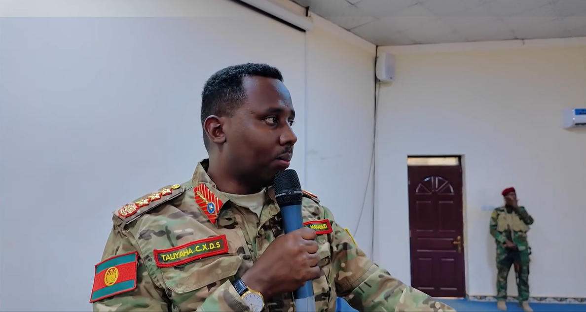 SNA Commander Brigadier General Ibrahim Mohamed Mohamud Briefs Special Forces Ahead of Overseas Deployment