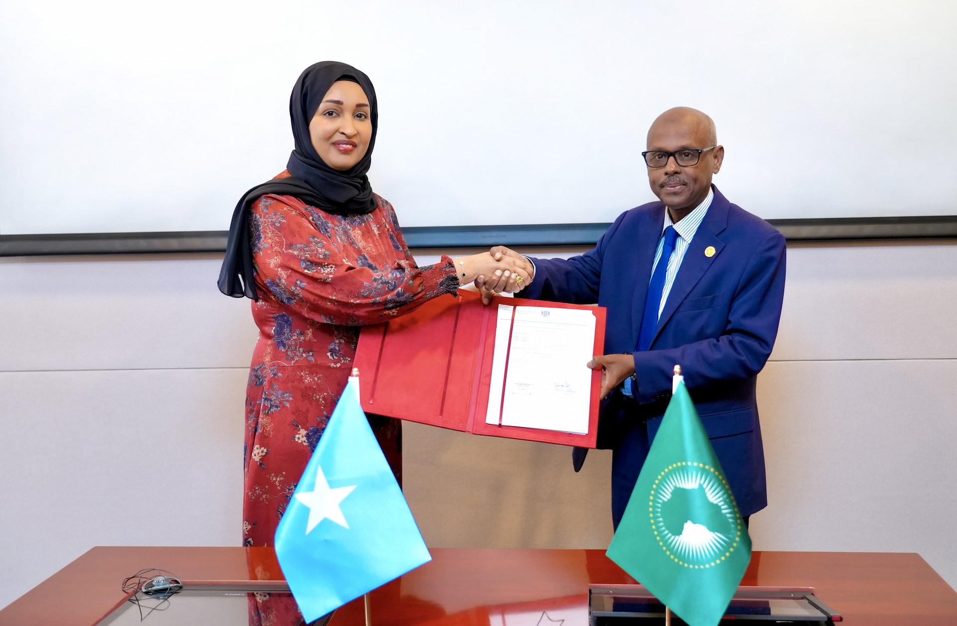 Al-Makhzoumi Submits Somalia’s Child Rights Charter Ratification to African Union