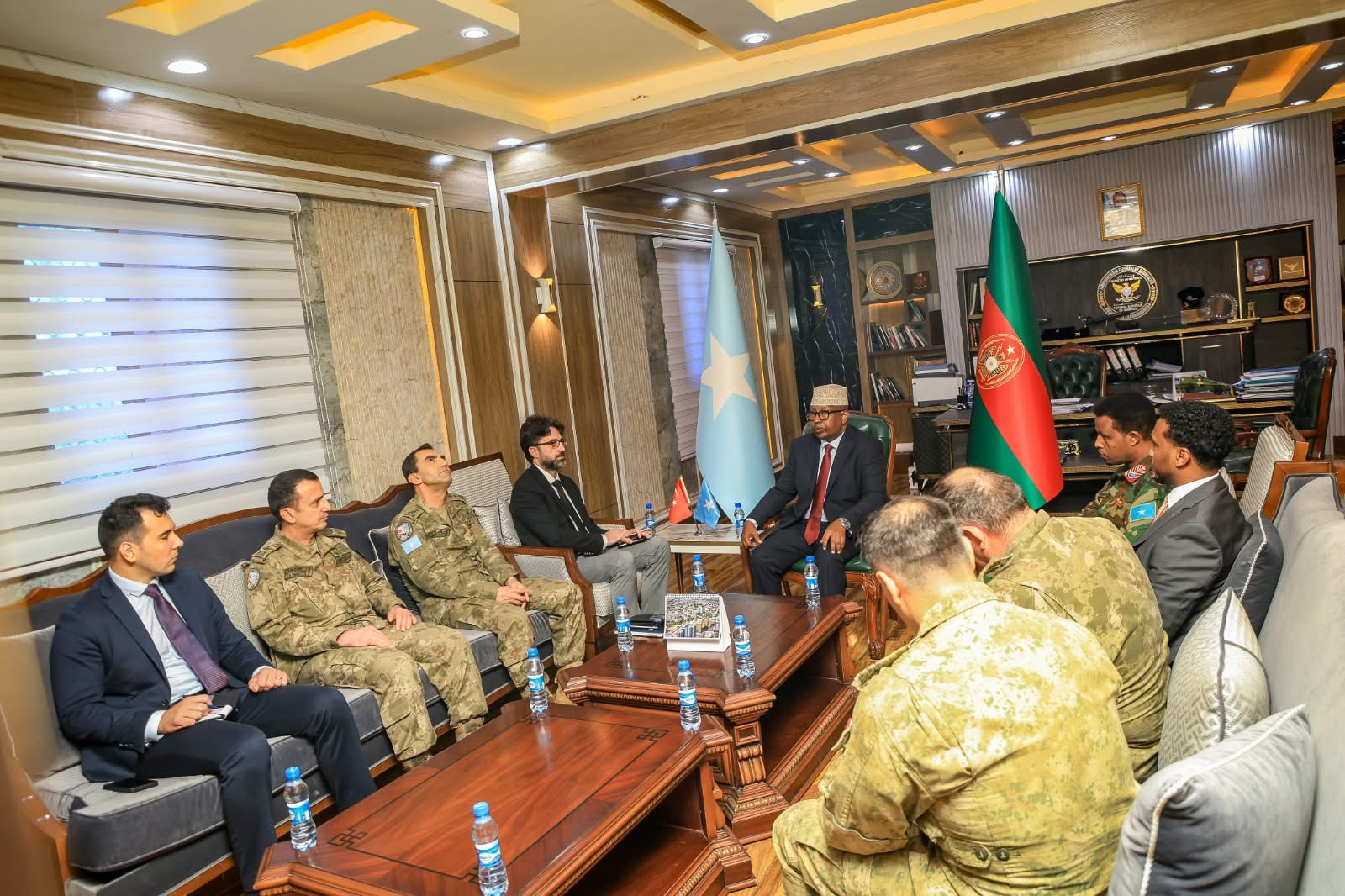 Somali Defense Minister, Turkish Ambassador Discuss Strengthening Military Cooperation