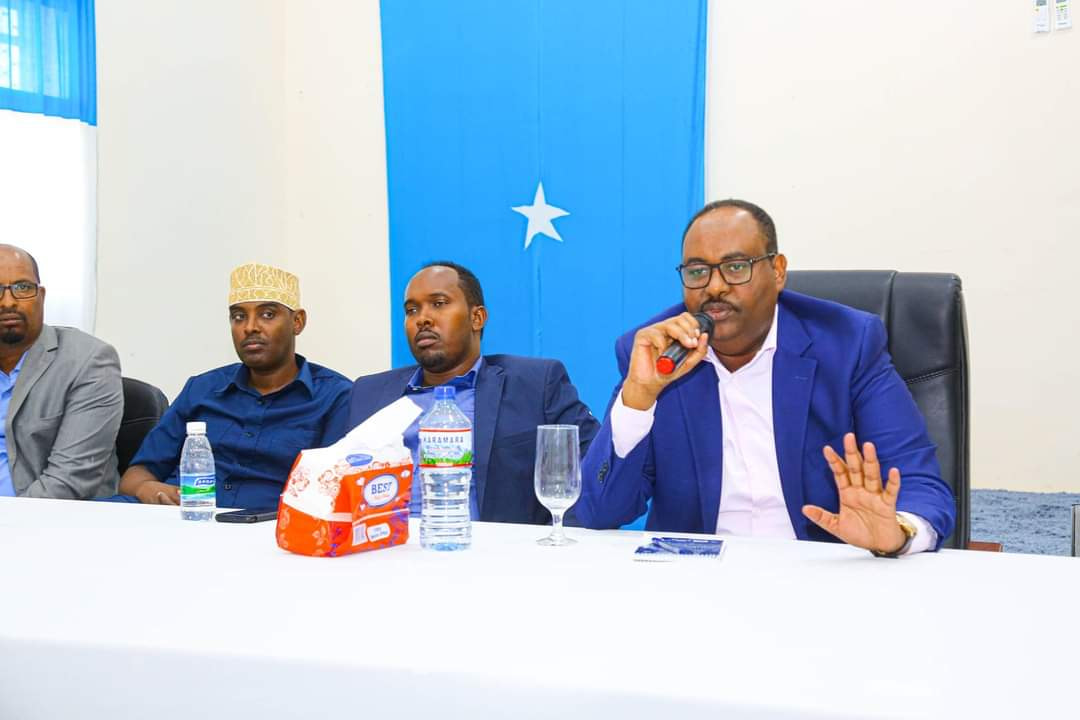 Madaxweyne DENI Oo la kulmay Odayaasha Dhaqanka iyo Waxgaradka Gobalka Mudug+Sawirro