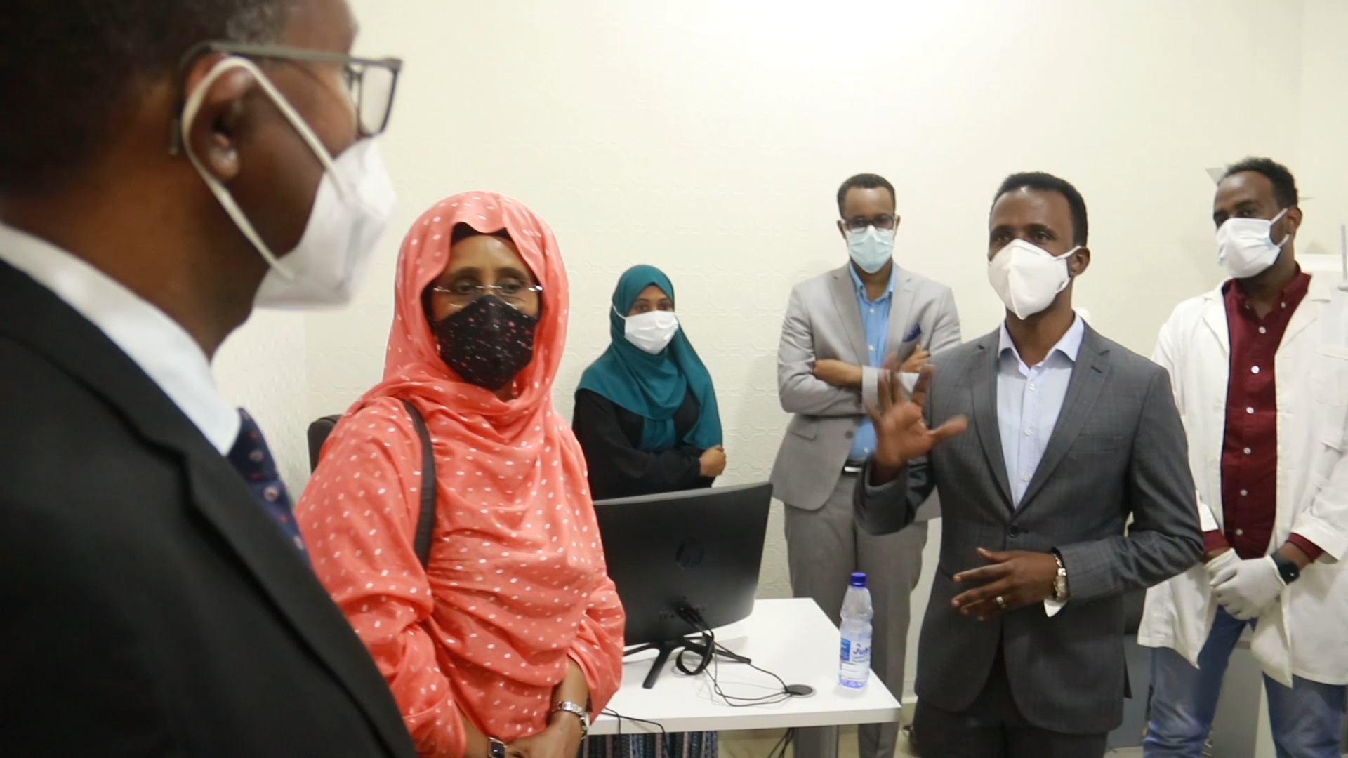Wasiirka Caafimaadka oo booqatay Isbitaalka Dr Sumait oo lagula tacaalo bukaanadda Covid-19+Sawirro