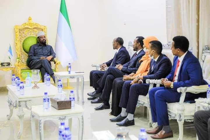 Axmed Madoobe iyo FEIT oo ka wada hadlay daah-furnaanta doorashada kuraasta golaha shacabka ee Jubbaland