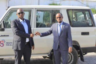 Wasaaradda caafmaadka oo Jubaland iyo Koofur Galbeed ku wareejisay gaadiid loogu talajalay baahinta tallaalka