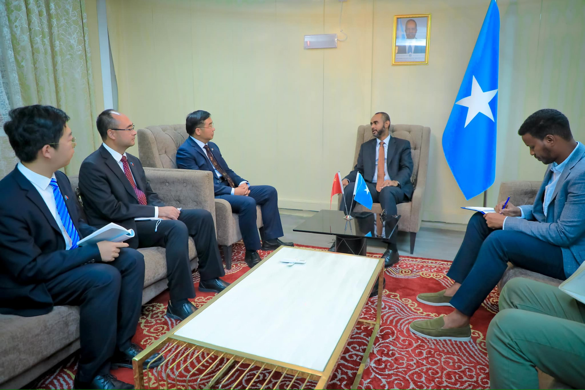 Wasiirka Gaashaandhigga XFS iyo Danjiraha shiinaha ee soomaaliya oo yeeshay kulan muhiim ah