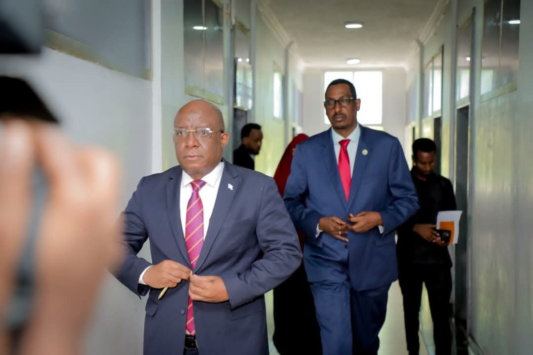 Wasiirka Warfaafinta oo Muqdisho ka furay tababar ku aaddan cilmi-baarista warbaahinta