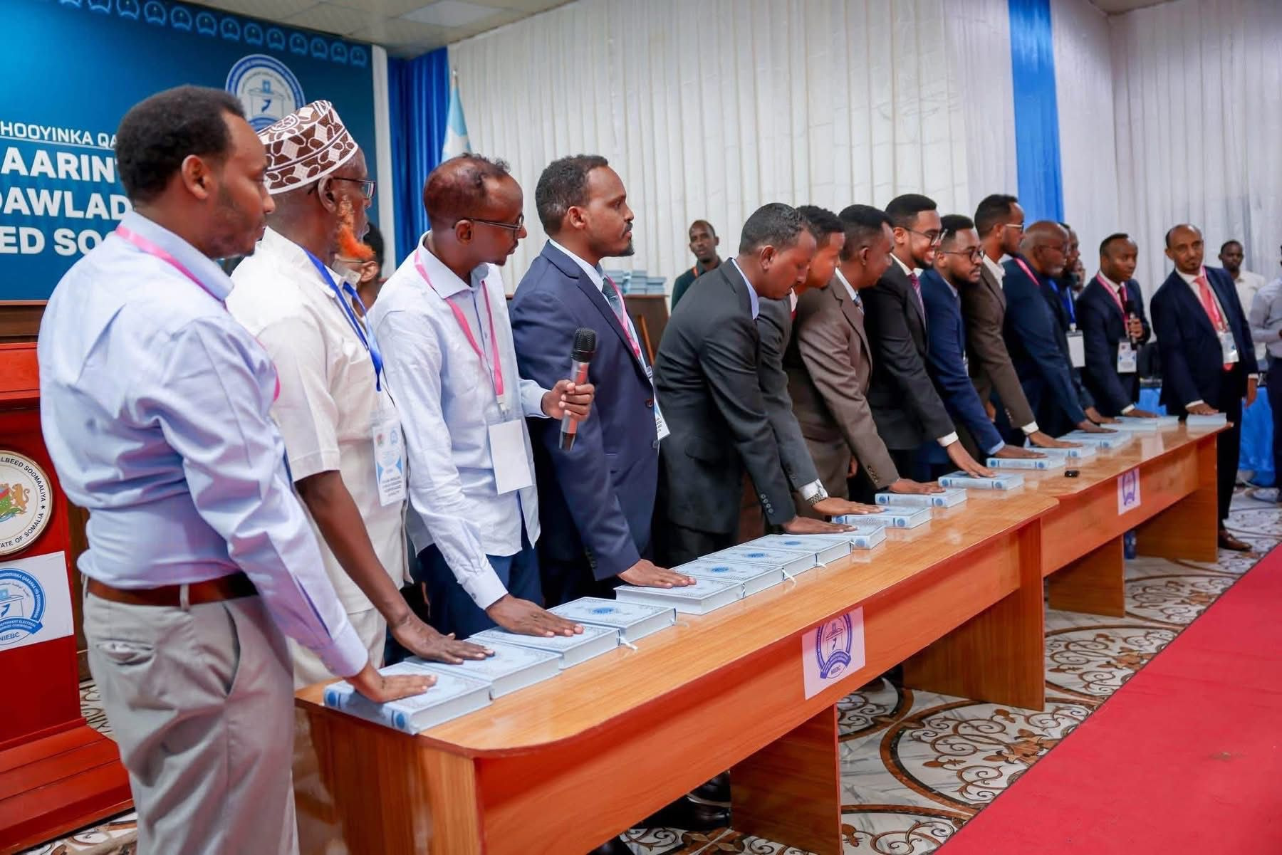 Xildhibaanada la doortay ee K/Galbeed oo maanta la dhaariyay