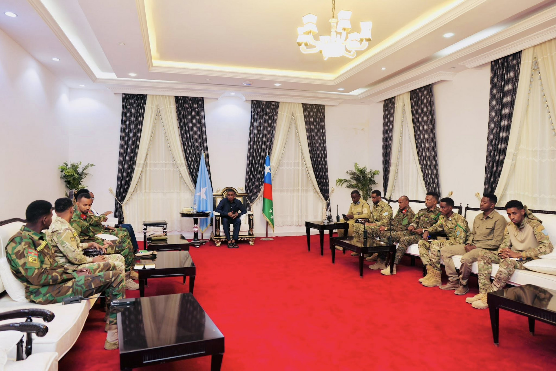 Hoggaamiye Jabriil oo guddoomiyay shir looga hadlayay amniga magaalada Baydhabo