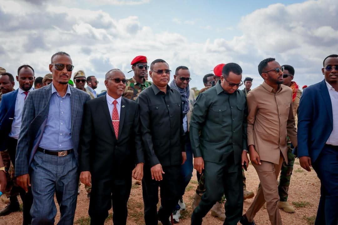Wafdi uu hoggaaminayo Hoggaamiyaha Koonfur Galbeed oo gaaray degmada Diinsoor ee gobolka Baay