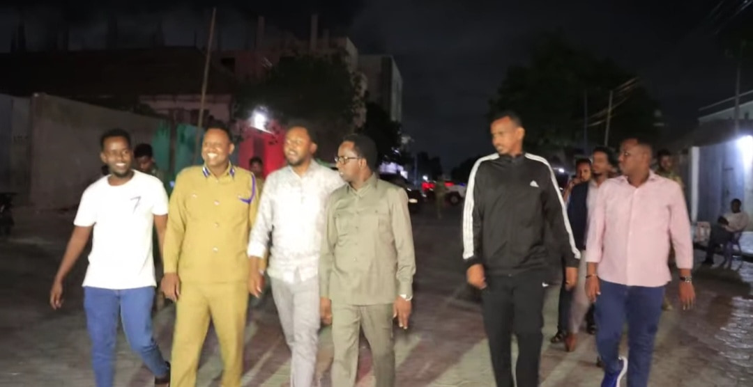 Guddoomiye Kuxigeenka Amniga Gobolka Banaadir oo sameeyay kormeer lagu xaqiijinayo amniga Caasimadda