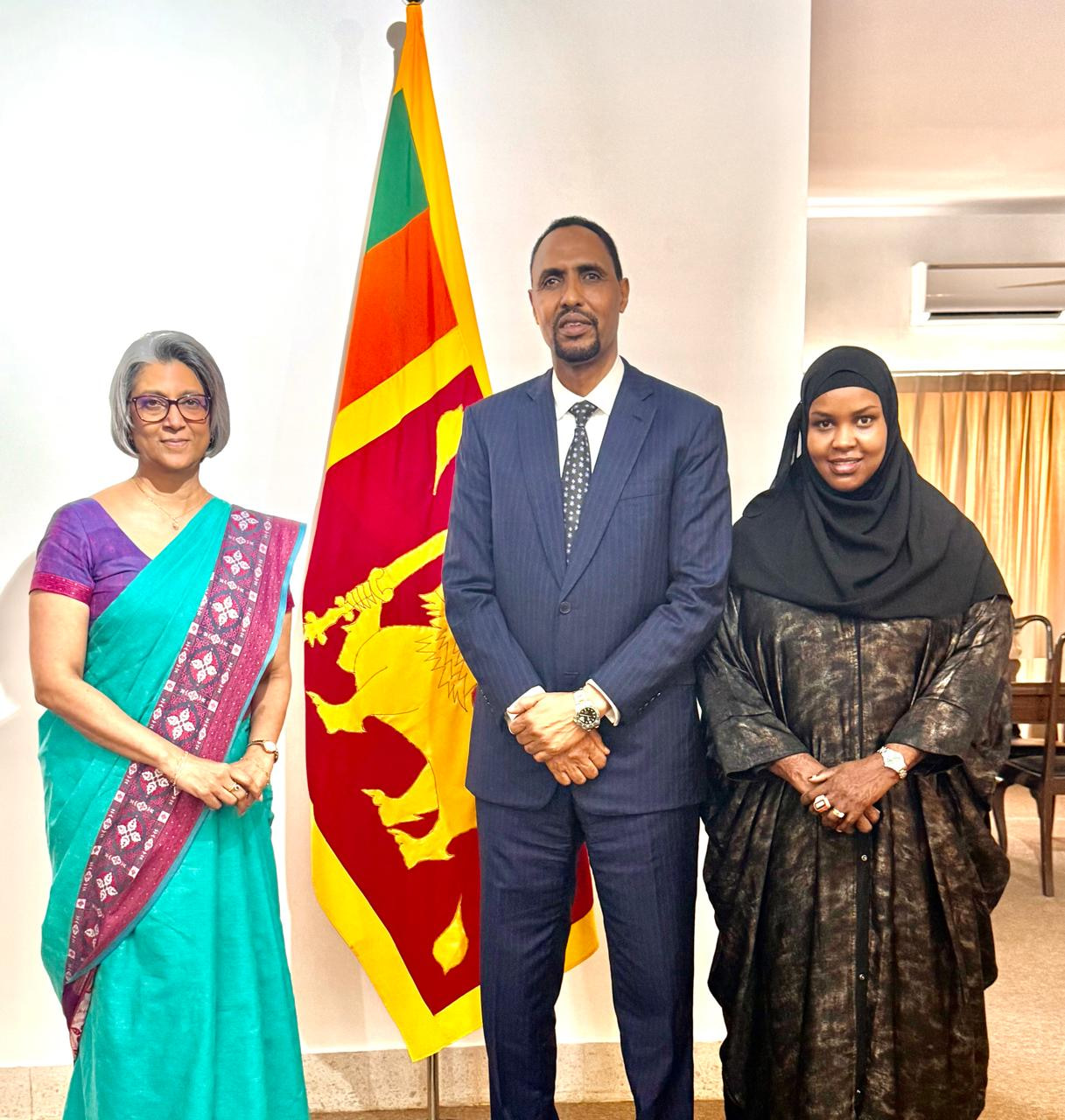 Safiirka Soomaaliya ee Hindiya oo kulan la yeeshay dhiggiisa Sri Lanka ee New Delhi