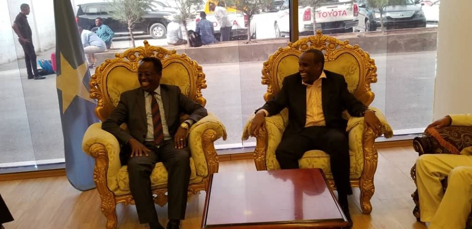 SOMALIA’S MINISTER OF INFORMATION RECEIVES HIS DJIBOUTI COUNTERPART