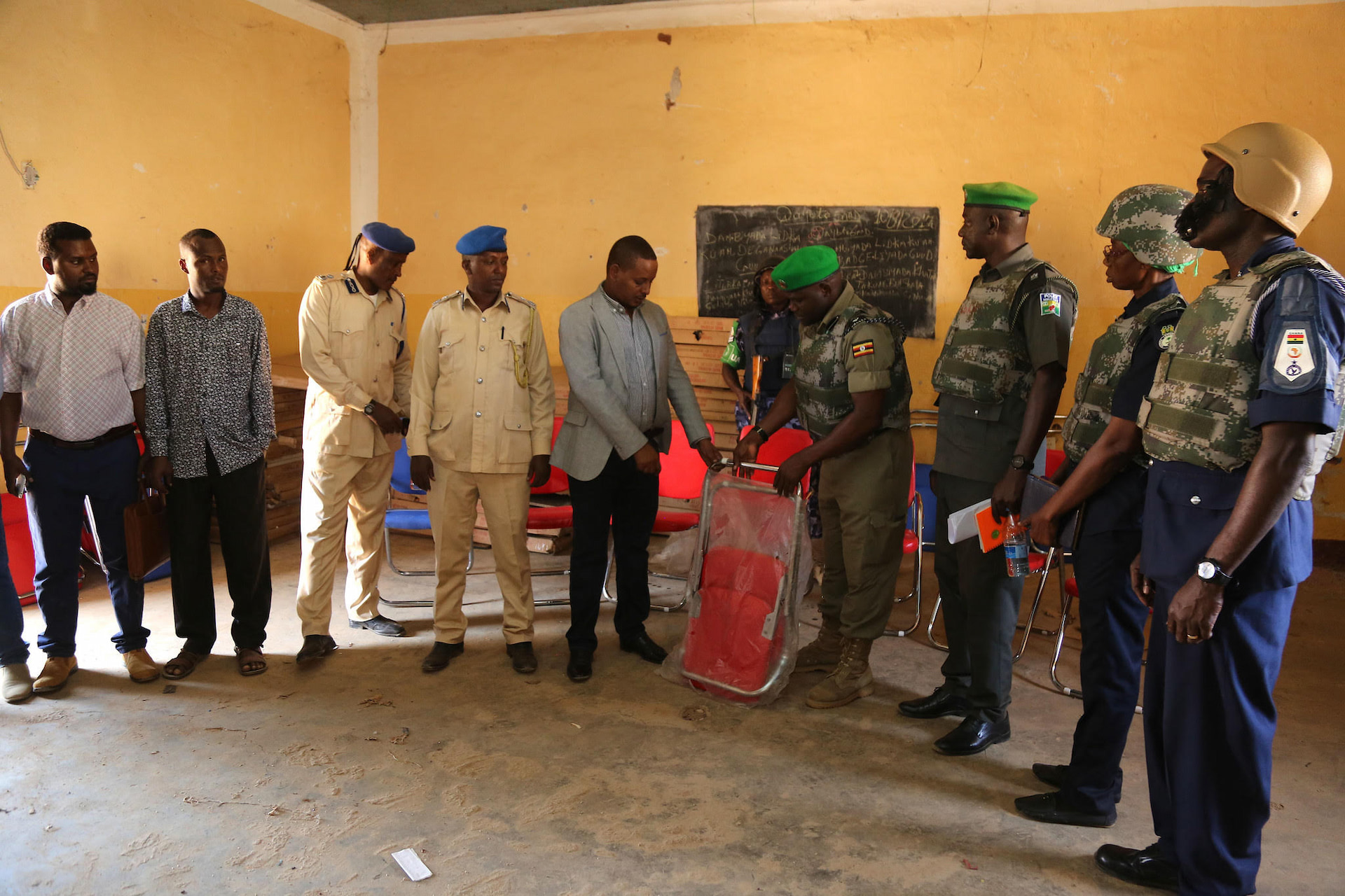AMISOM donates office equipment to Southwest State police stations