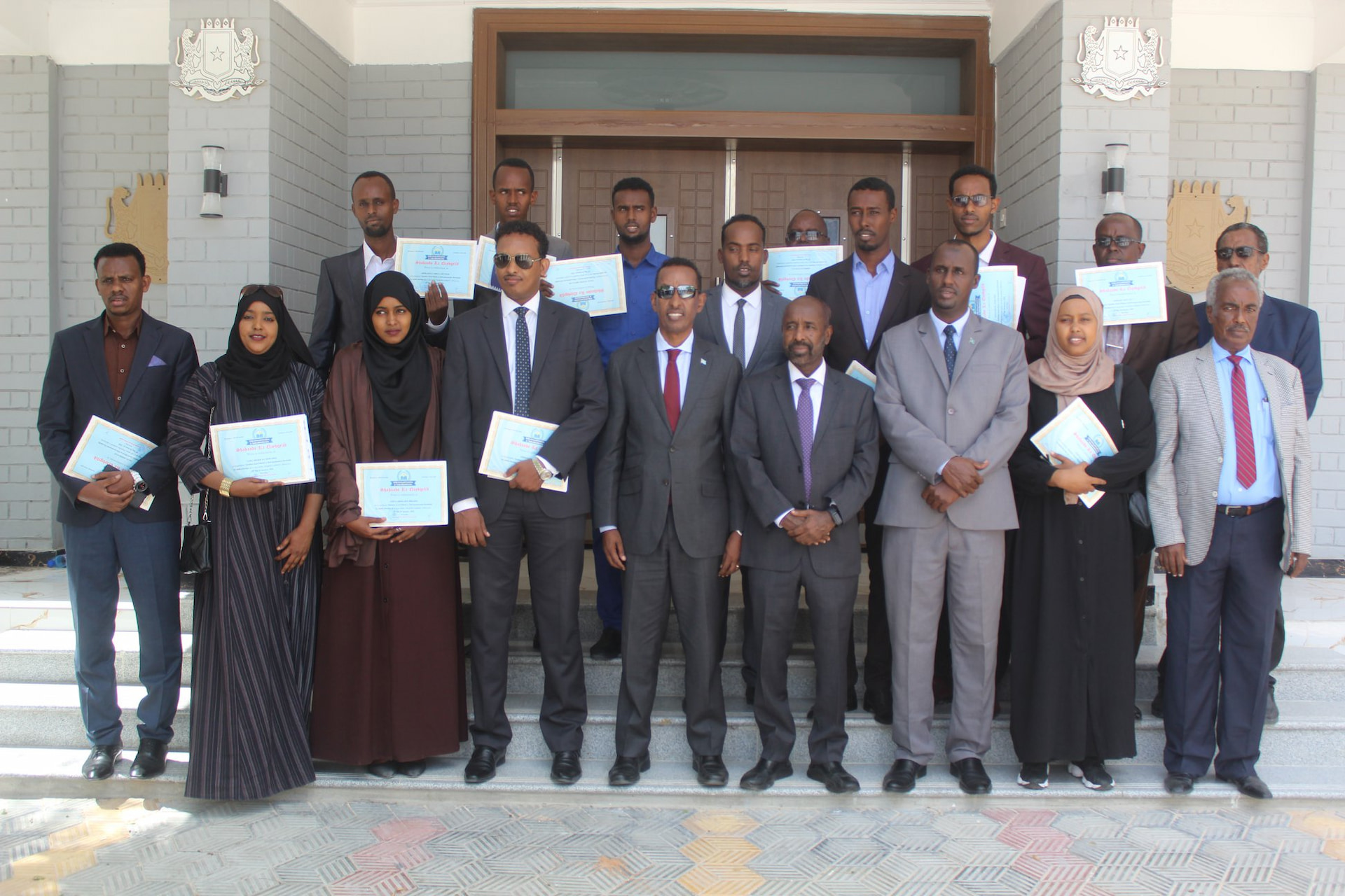 Somali Foreign Minister concludes in the Diplomatic Institute a protocol workshop for 16 government employees