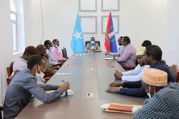 Mayor of Mogadishu meets with Union of Banadir region Schools