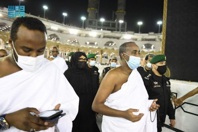 Somali Prime Minister performs Umrah rituals