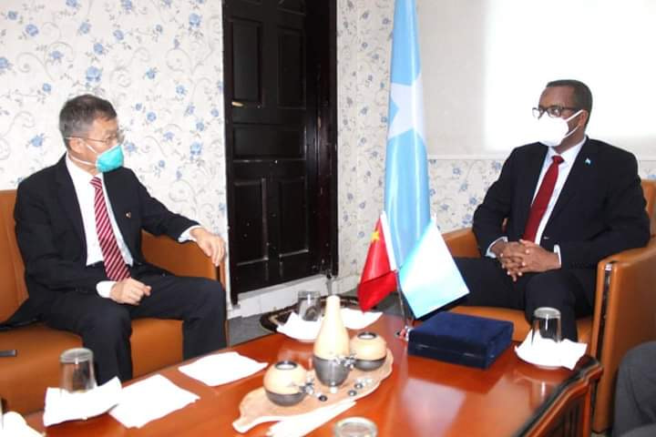 State Minister for Foreign Affairs bids farewell to the Chinese ambassador to Somalia