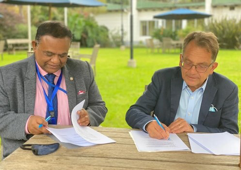 WHO and Sweden sign agreement to further strengthen the capacity of the National Institute of Health and improve digitalization of health information in Somalia