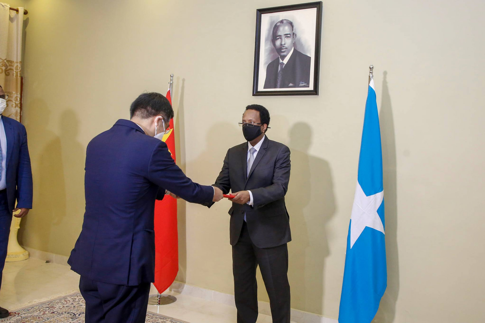 President Farmajo receives credentials from new EU, Chinese Ambassadors to Somalia