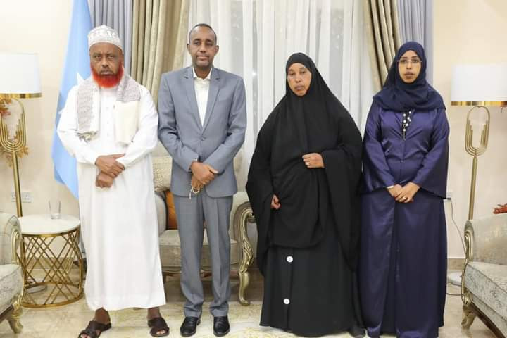 Somali PM meets family of slain security agent, Ikran Tahlil Farah
