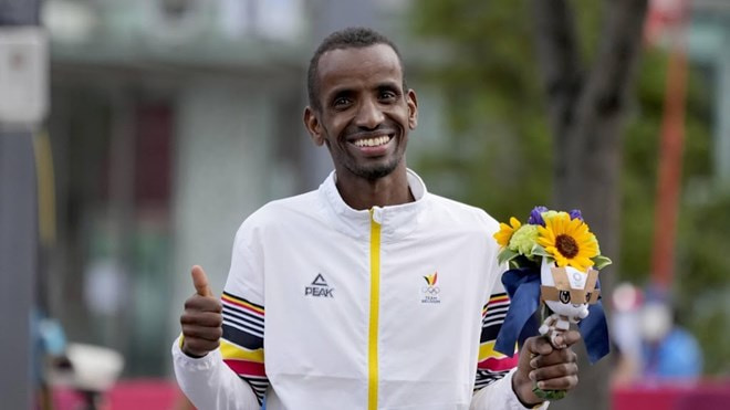 Bashir Abdi wins 40th Rotterdam Marathon in European record