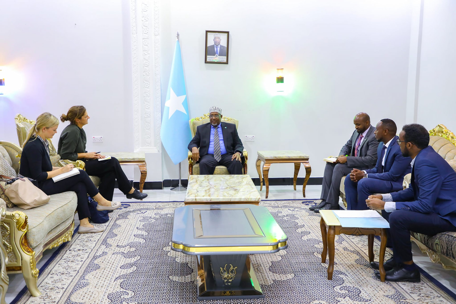 Speaker of the Parliament receives the UK Ambassador to Somalia