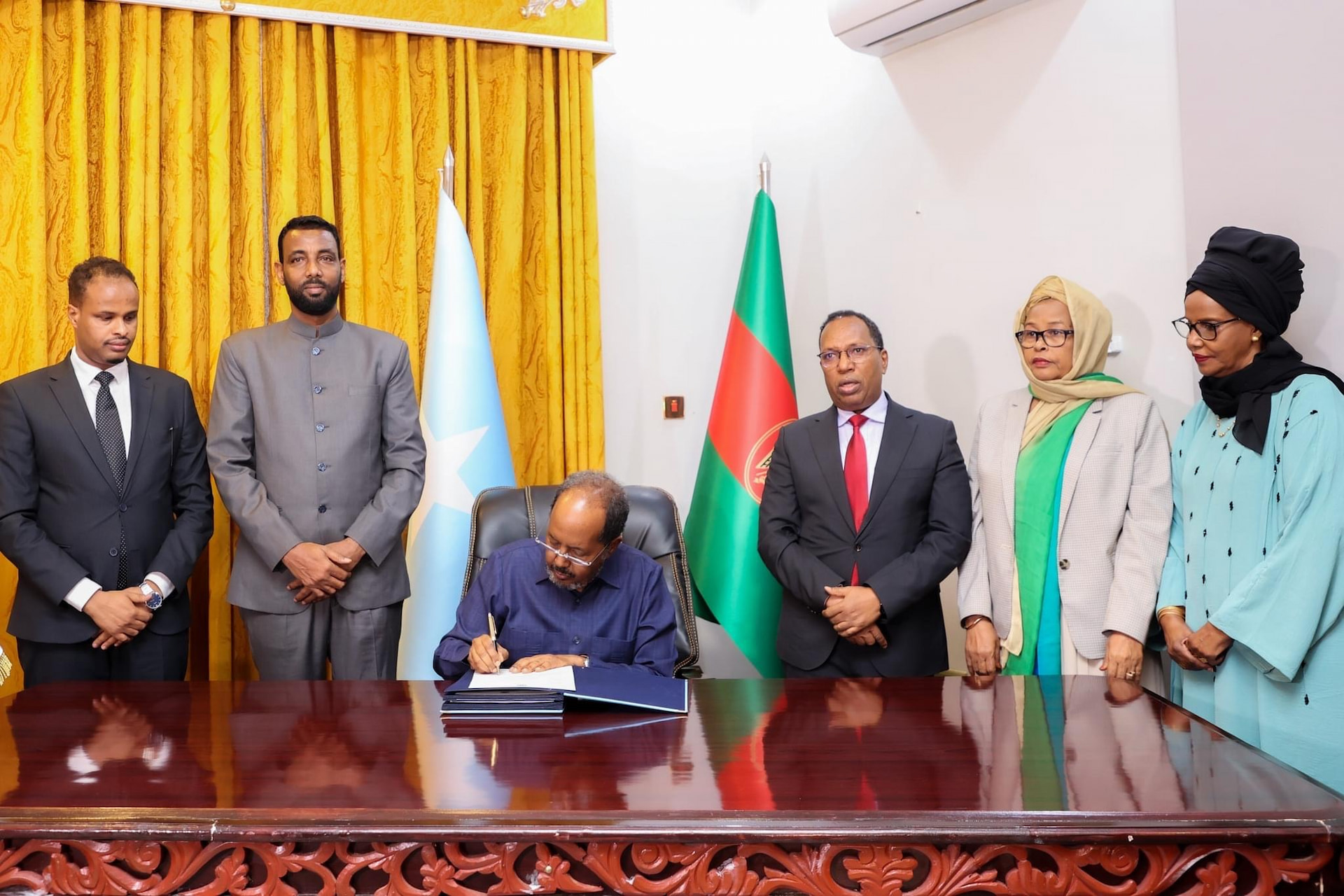 President Hassan signs the 2023 budget of the government