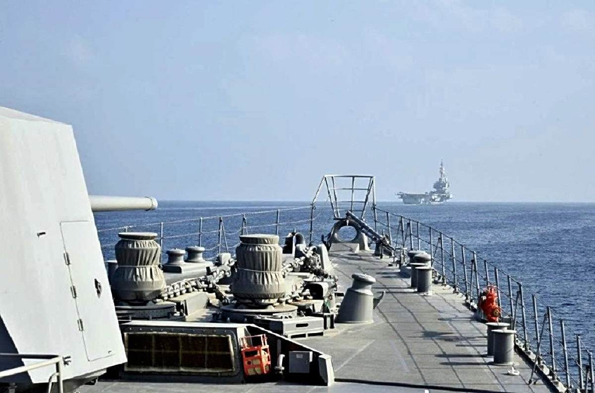 MSDF, French Aircraft Carrier Conduct Joint Drills off Somali Coast