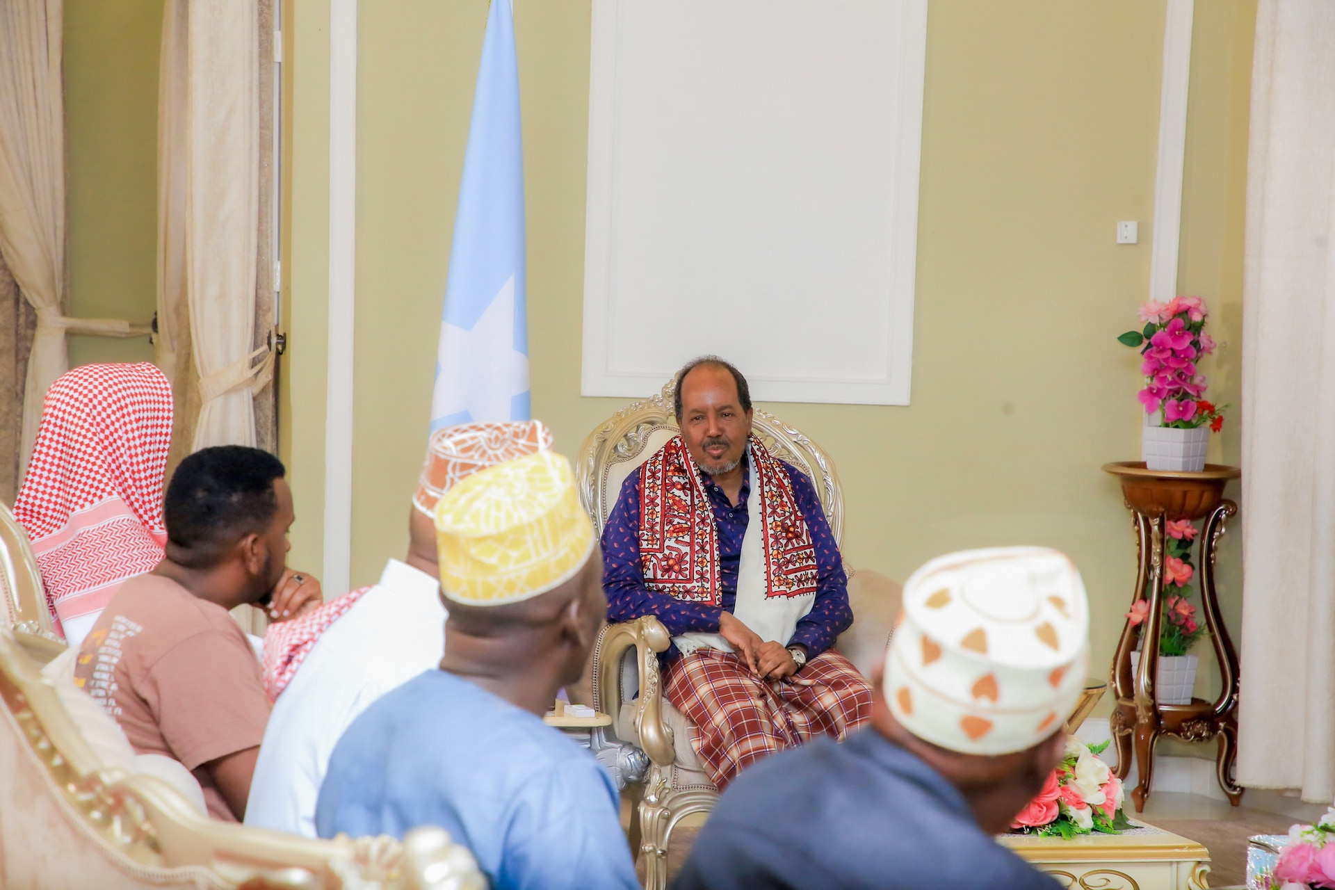 Somali President meets committee representing Eritrean trained soldier's parents