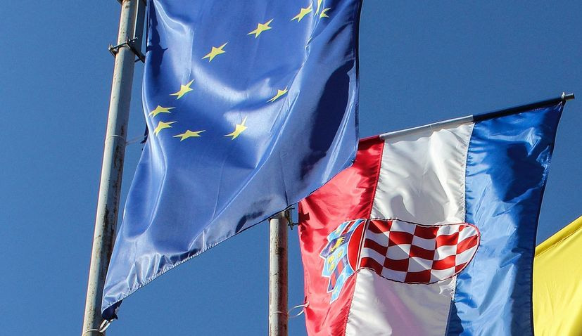 Croatia joins the Eurozone and the border-free Schengen area