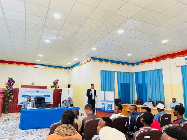 The Interim Commission for Parliamentary Election holds an election for seat Hop #176